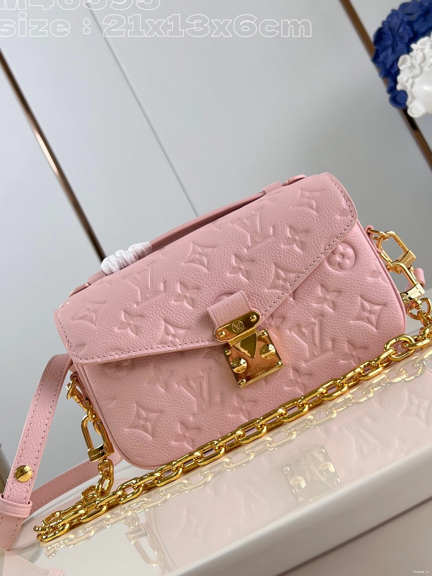 First bag ru EAST LOUIS WEST METIS POCHETTE VUITTON 0810